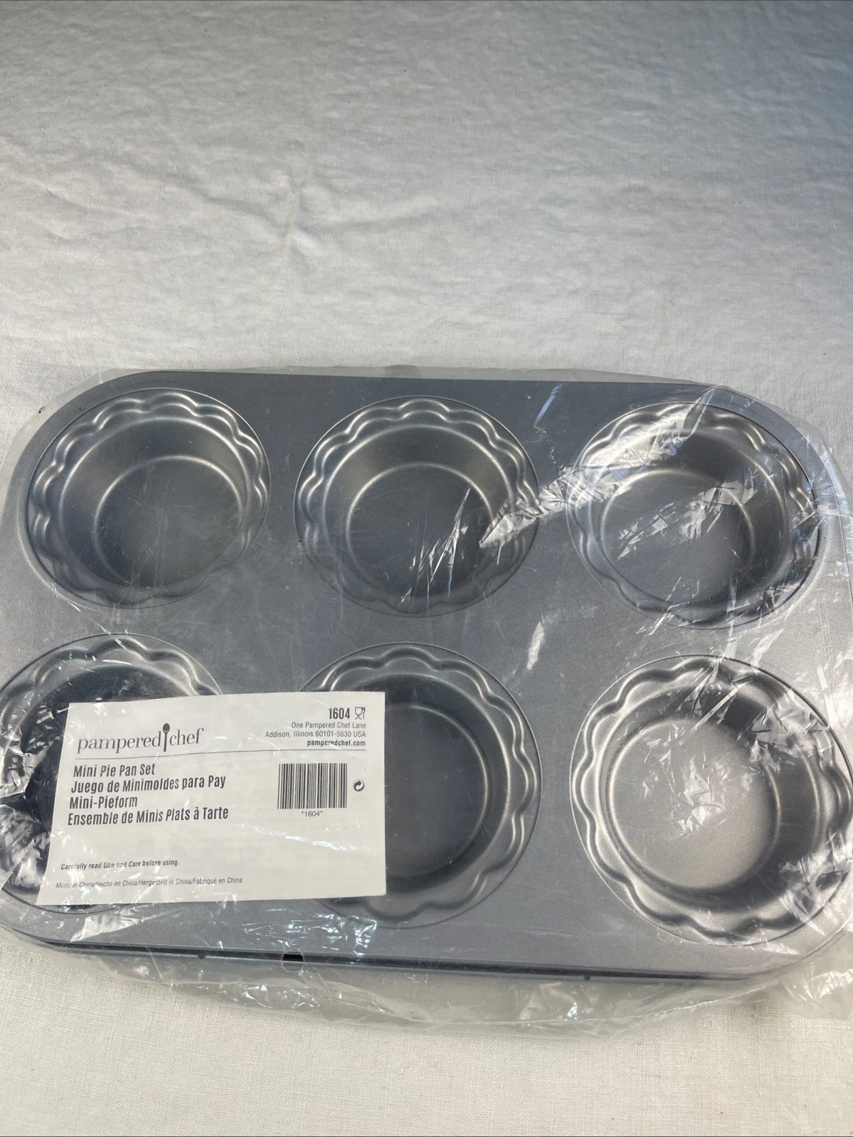Pampered Chef Mini Pie Pan- Brand NEW, NEVER Been Used
Opens in a new window or tab