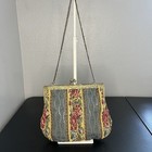 Foto 1 di 16