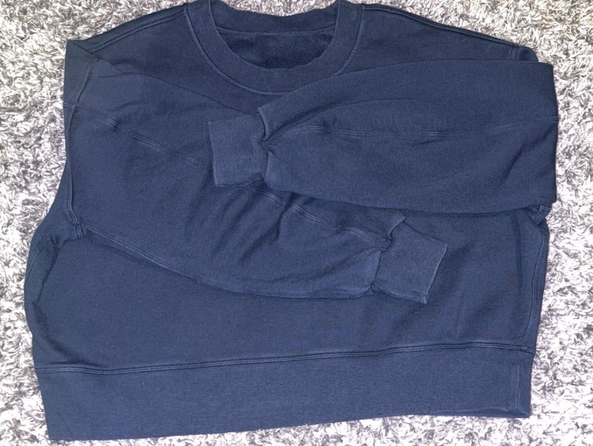 lululemon Women's Navy Knit Pullover Sweatshirt Crew Neck Long Sleeve Solid Logo