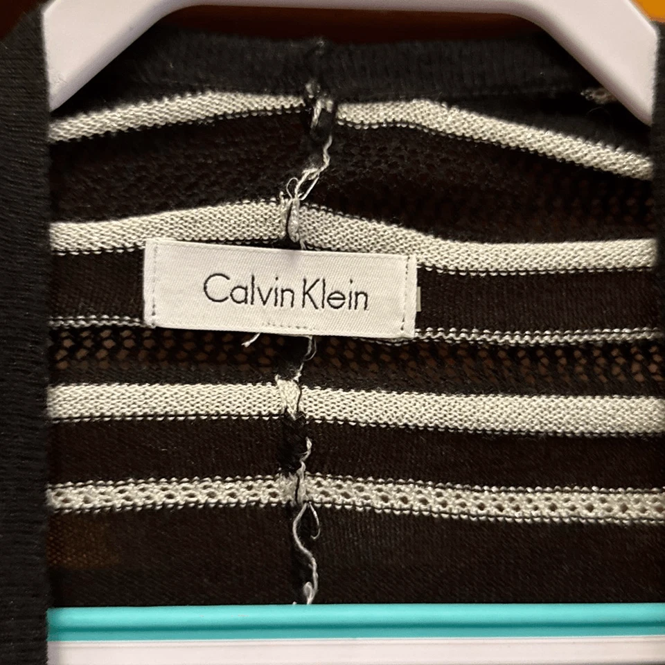 Chal a rayas blanco negro Calvin Klein para mujer talla única Foto 2 de 4