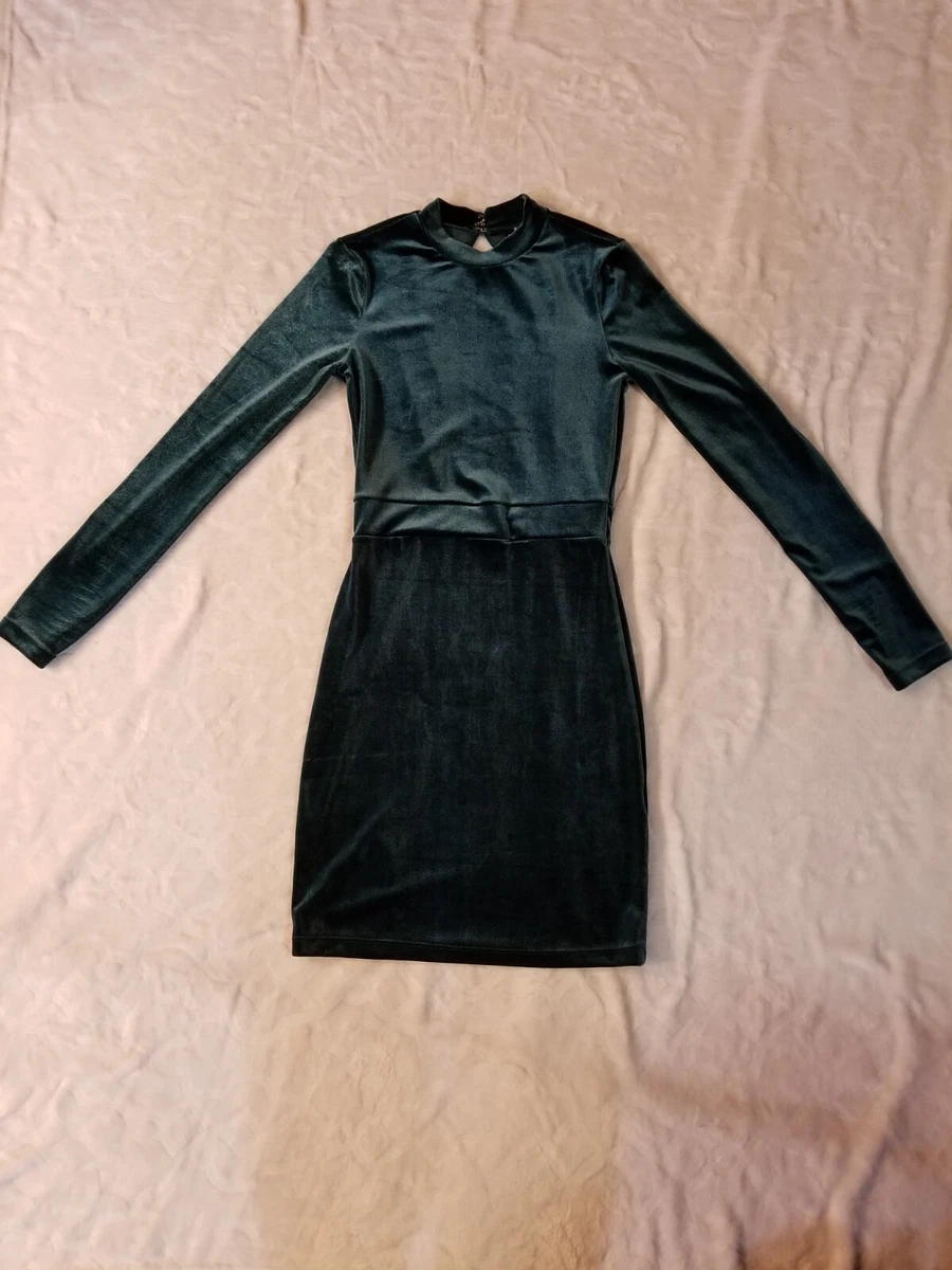 H&m green velvet dress 2025