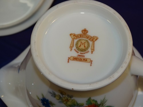 NORITAKE BONE CHINA DRESDLINA SAHNEKÄNNCHEN & ZUCKERDOSE SET DRESDEN BLUMEN GOLDRAND - Bild 8 von 8