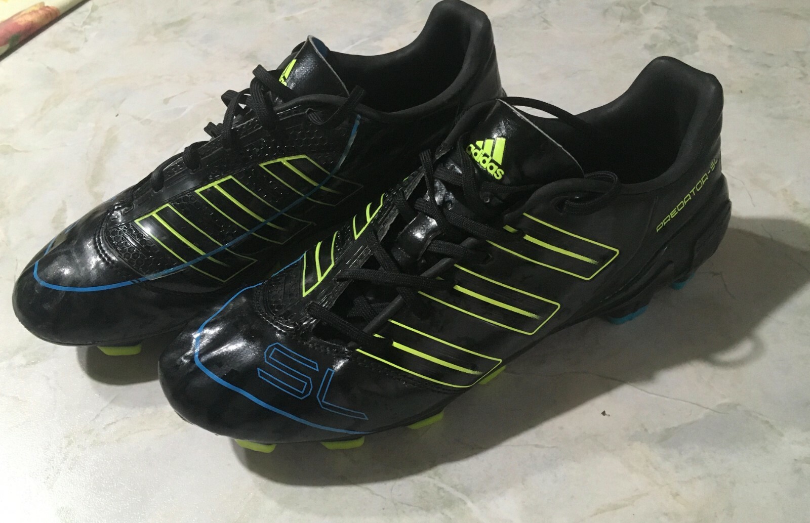 Lotto Scarpe Sportiva Scarpa Calcio Adidas Predator SL & Scarpa da Ginnastica