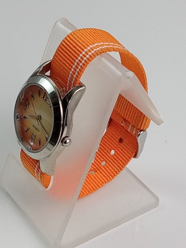 Armbanduhr orange & weiß gestreift Schnallenband rundes Zifferblatt silberfarben - Bild 3 von 20