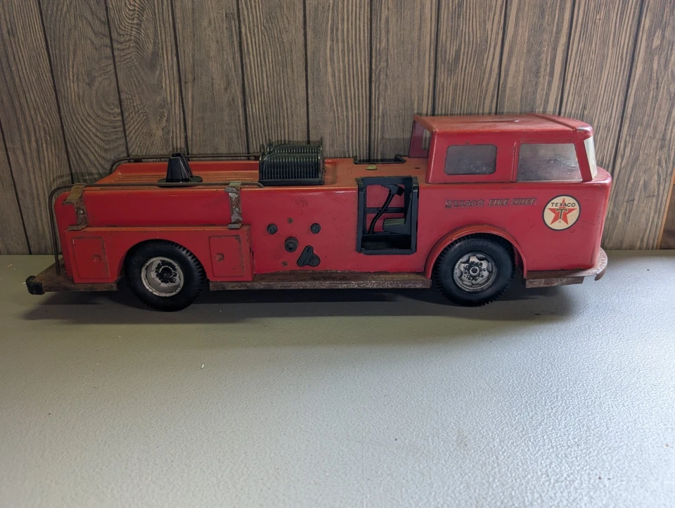 Camión de bomberos vintage Texaco Buddy L de acero Foto 3 de 4