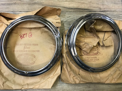 1942 PLYMOUTH P14C SPECIAL DELUXE NOS MOPAR HEADLIGHT RING SET 946946 946947