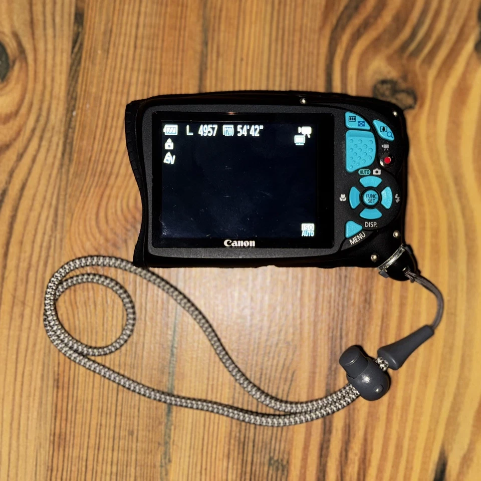 Canon PowerShot D20 (Blue) – Great Condition – Waterproof Adventure Camera - image 2 of 3