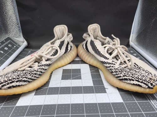 Size 5 - adidas Yeezy Boost 350 V2 Low Zebra - Picture 2 of 7