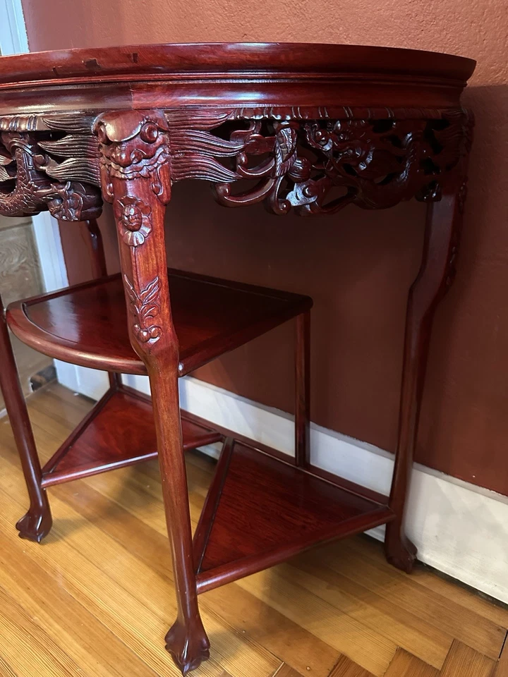 Mesa Consola de Palisandro de Media Luna Tallada en Flor de Cerezo, Dragón de 33" Foto 4 de 4