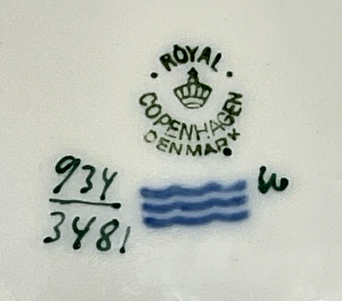 ROYAL COPENHAGEN ~ Quality Porcelain FRUIT SERVICE PLATE (#934, 1936) ~ Denmark - Picture 5 of 6
