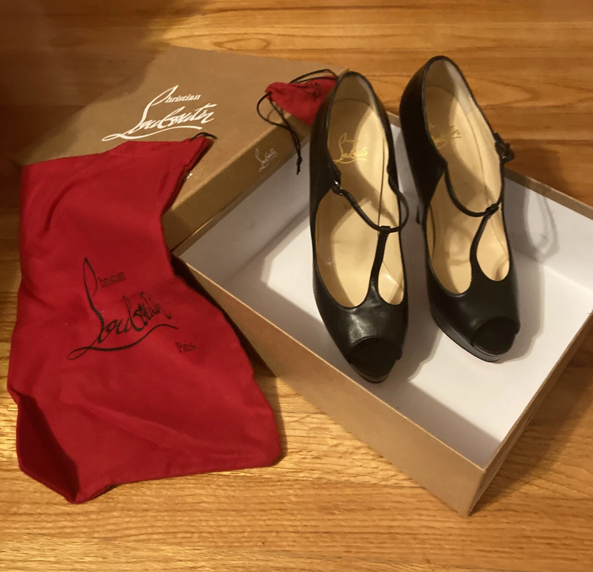 Christian Louboutin Black Leather Daffodile Pumps Size 40