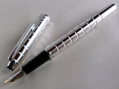 Montblanc Meisterstuck Solitaire Platinum Facet Classique Fountain Pen 18K M Nib