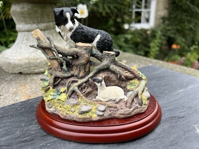 Bordüre Fine Arts ''Found Safe'' A0602 von K Armstrong auf Holzsockel mit Box