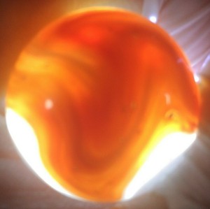SHOOTER-7-8-034-VITRO-AGATE-IRIDESCENT-CONQUEROR-WET-MINT-9-8-VINTAGE-MARBLE