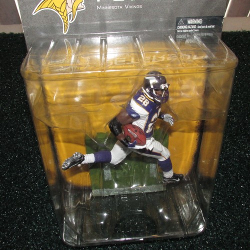 McFarlane 2008 Adrian Peterson Minnesota Vikings NFL series 19 (rookie piece) - Picture 3 of 7