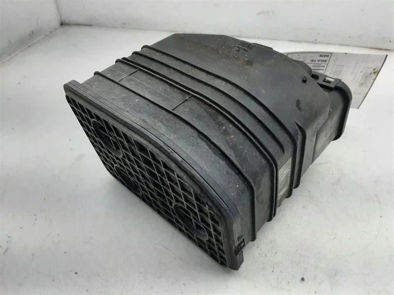 10 11 12 13 14 15 16 17 18 19 20 Chevrolet Malibu bote de vapor de combustible 84835159 Foto 2 de 4