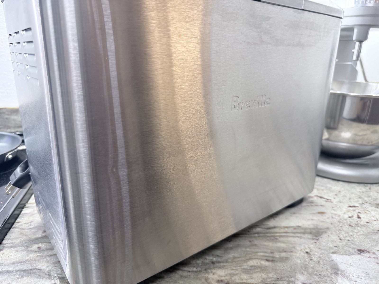 Breville Custom Loaf Automatic Bread Maker with manual/recipe book BBM800XL