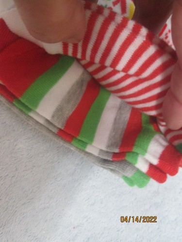 Girl's Christmas Socks & Bows Size 6-8 (7 Pairs Of Socks 6 Bows) - Picture 6 of 7