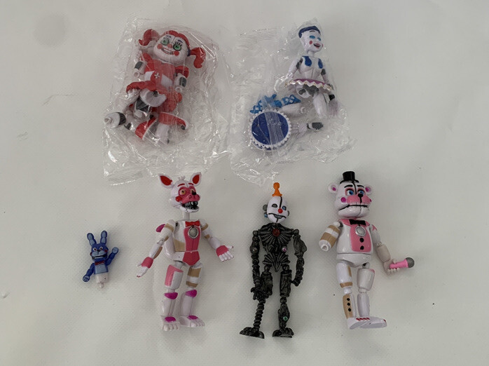Five Nights at Freddy's フィギュア　セット　fnaf Amazon.com: Funko Action Figure: FNAF Friday Night at