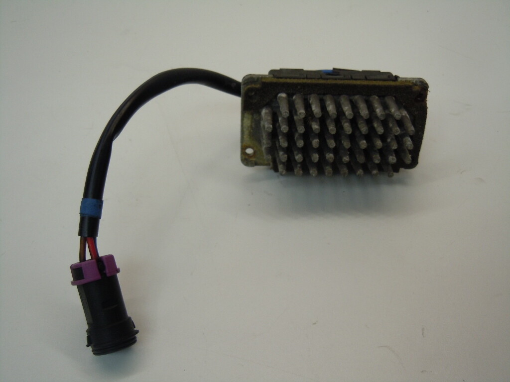 Audi A8 D2 Heater Fan Blower Motor Control Resister 4D0820521A for 