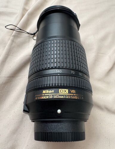 Used Nikon AF-S DX NIKKOR 18-140mm f/3.5-5.6G DSLR Camera Lens Minor Chip Crack