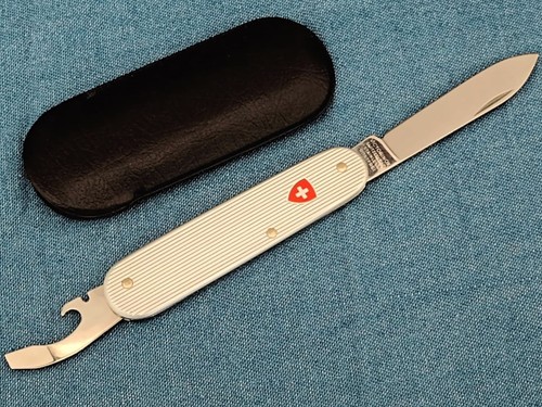 1980s VTG New Old Stock Victorinox Bantam Ribbed Alox Red Cross Shield SAK NOS - Picture 3 of 6