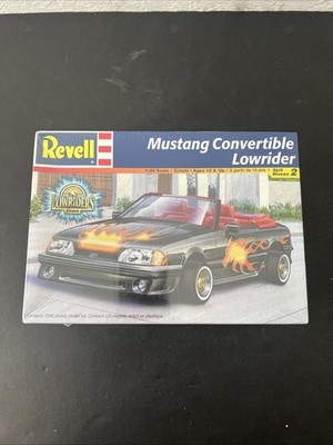 REVELL 85-2345 Mustang Convertible Lowrider 1/24 2001 ISSUE New Sealed