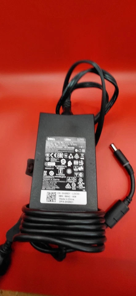 Estación de acoplamiento Dell Dock WD19 USB-C con fuente de alimentación Foto 4 de 4