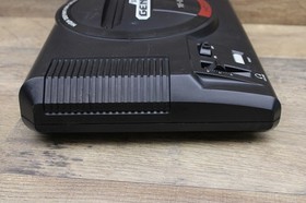 Sega Genesis Model 1601 HIGH DEFINITION GRAPHICS VA6 Tested & Works (TMSS)