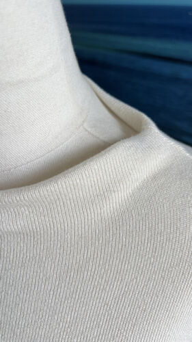 UNIQLO cream high neck fine knit lightweight long sleeve top size M - Picture 2 of 7