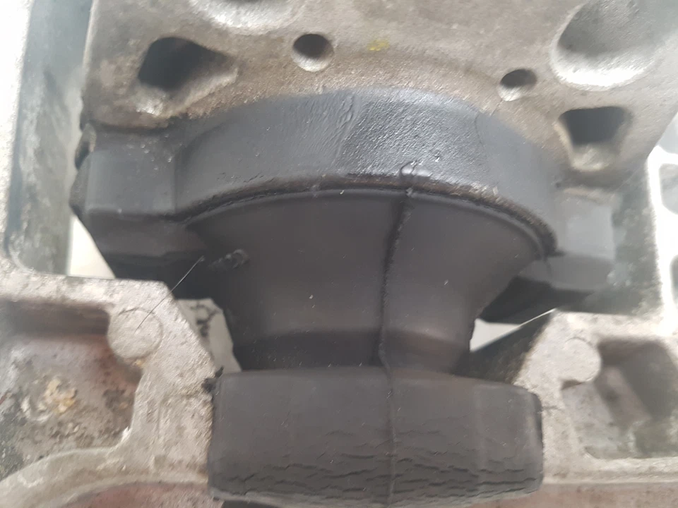 MONTAJE MOTOR VOLVO C30 D D DRIVE S E4 4 DOHC (LADO DEL CONDUCTOR) 3M516F012BH 2006-2012 Foto 2 de 4