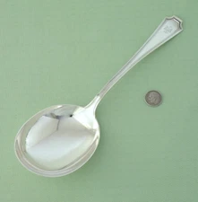 DURGIN Sterling Silver FAIRFAX Wide Bowl BERRY / Casserole Spoon 9 1/8" LG 85 Gr