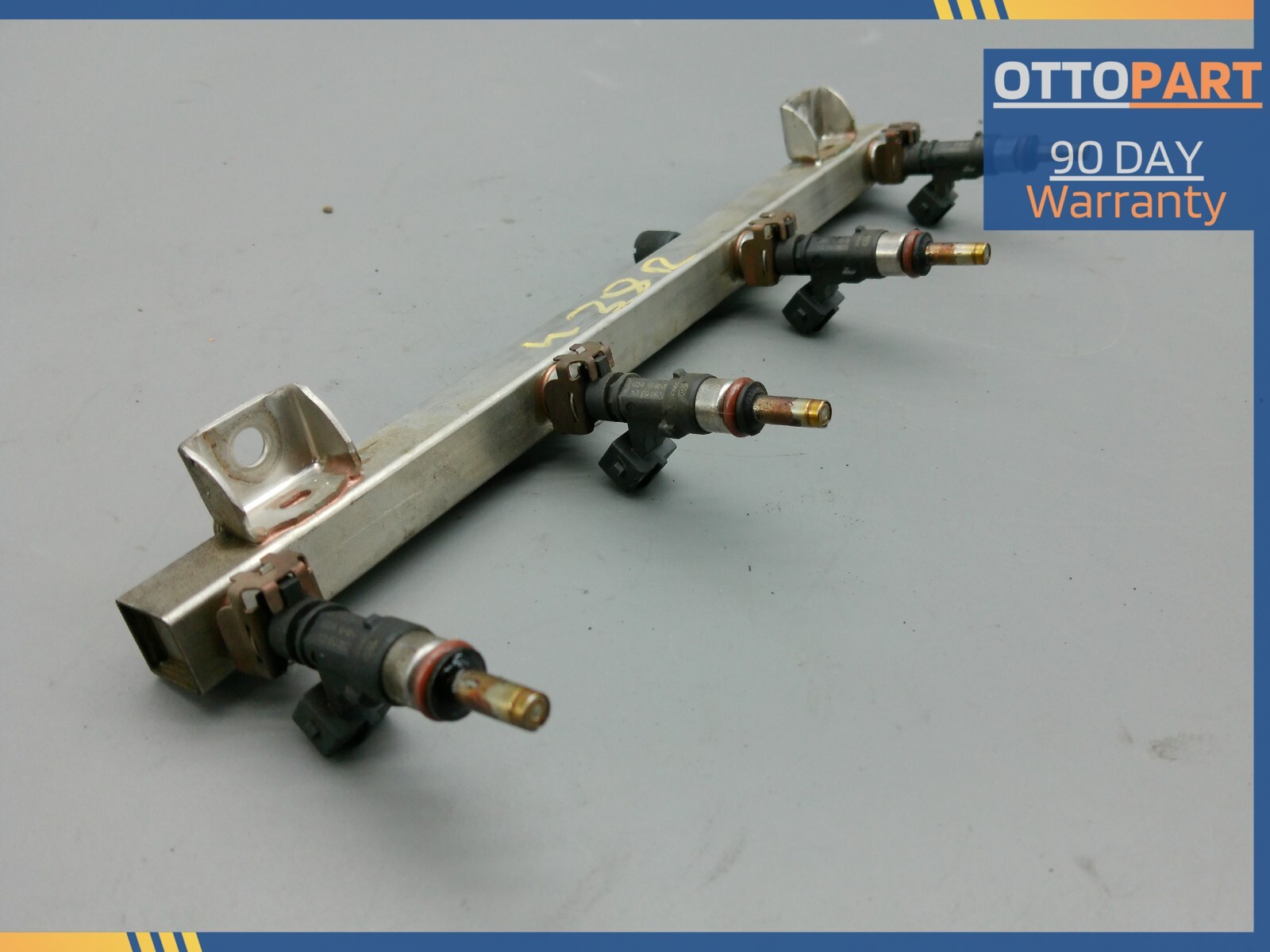 2003-2019 Maserati Quattroporte Right Fuel Injection Rail Line w/Injectors OEM