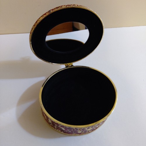 Vintage Red Gold Oval Jewelry Trinket Box With Shoe On Top Rococo Style 5x6x2.5 - Picture 7 of 12