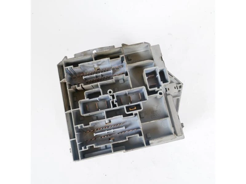 46796538 SCATOLA FUSIBILI FIAT STILO (192) (2001>2008) - Immagine 2 di 3