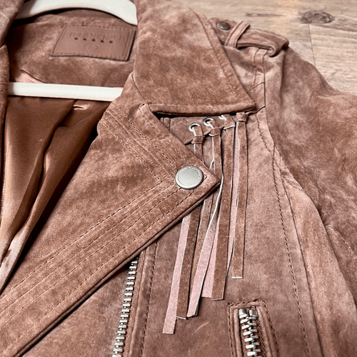 Chaqueta de moto Blank NYC para mujer marrón gamuza cuero cremallera frontal con cinturón talla pequeña - Imagen 3 de 8