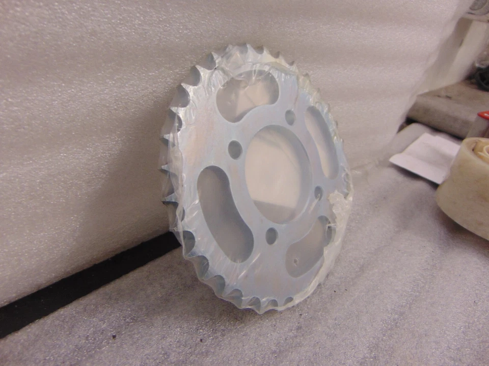 1978 1979 SUZUKI DS80 TOOTH REAR SPROCKET 428-34 NOS 2-203434 - Изображение 3 из 4