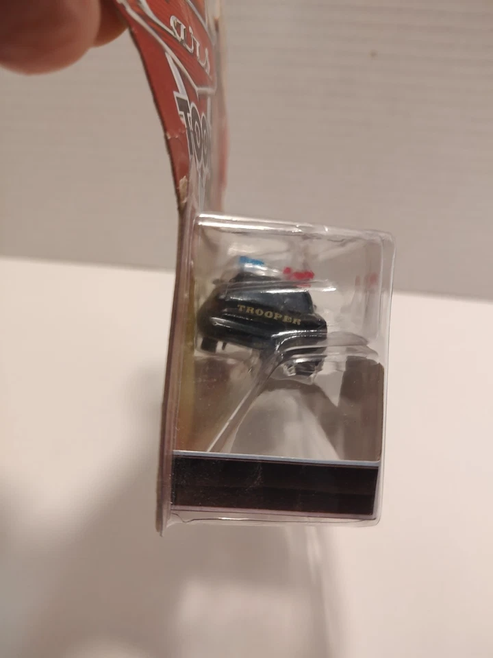 🔥 Disney Pixar Cars Toon Escuadrón de Rescate Trooper Coche de Policía Mattel Sellado Foto 3 de 4