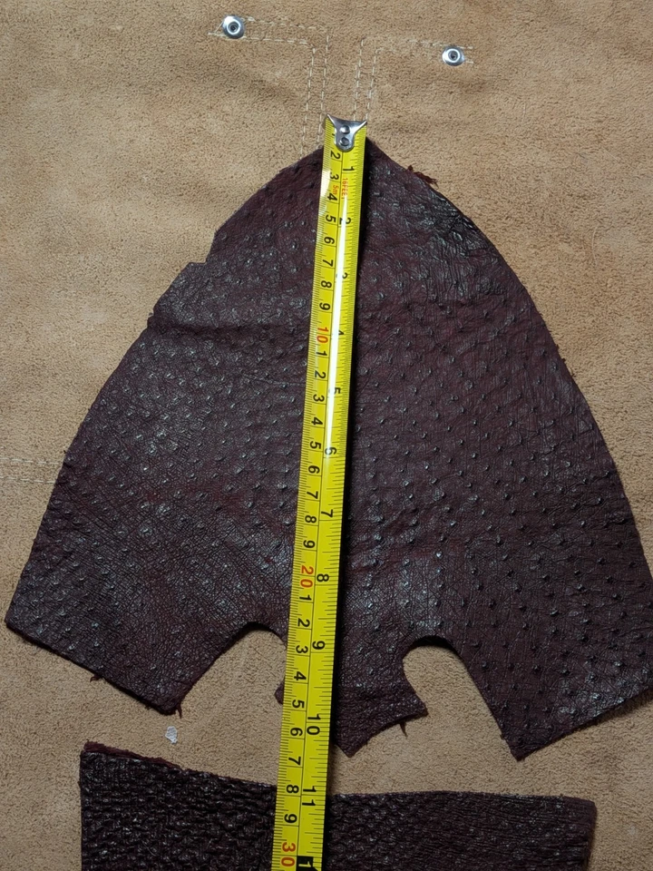 Corte de cuero de avestruz para bota de vaquero - Oculto exótico borgoña para hágalo usted mismo, correas de reloj Foto 4 de 4