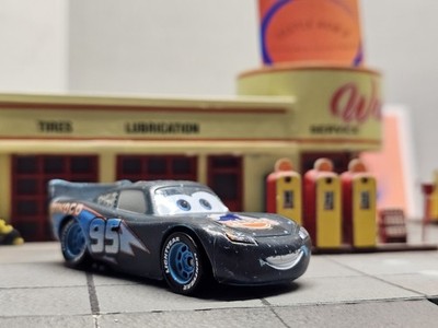Dinoco Lightning McQueen 1:55 2021 Disney/Pixar Cars 3 Color Changers Loose
