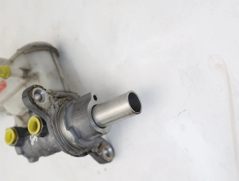 Cilindro de freno principal Suzuki SX4 EY GY 0204Y24115 BOSCH 1.9 88 KW 120 CV ABS diésel Foto 2 de 4