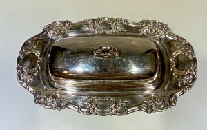 VTG Towle Silverplate Butter Dish Glass Insert  Lid Ornate Serving Tray 3x10x6” 