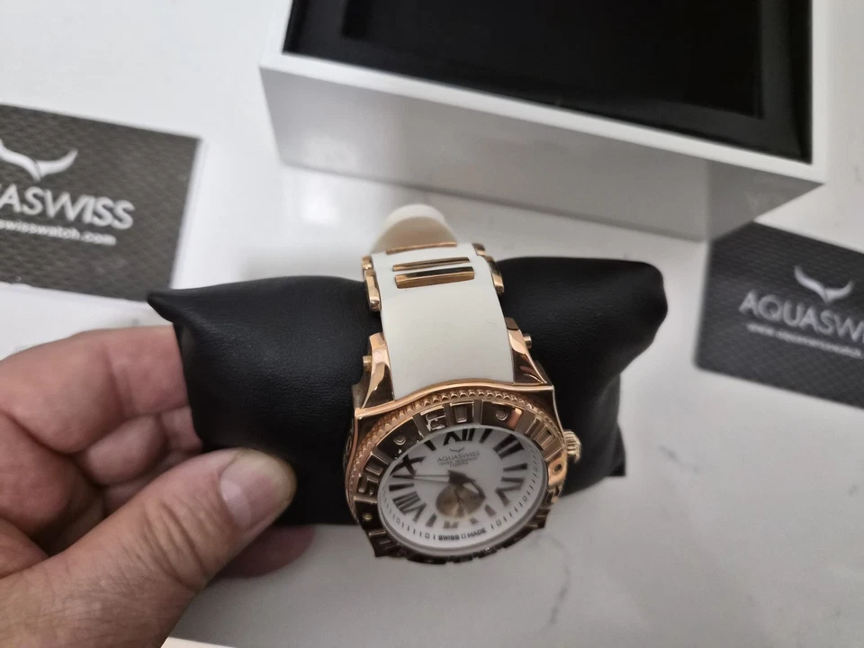 Reloj Swissport G Acero Oro Rosa Correa Blanca (Único - RARO) Foto 4 de 4