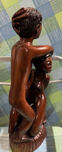 Escultura erótica de madera tallada a mano jamaicana de colección de Vincent Leslie (1978) - Imagen 7 de 9