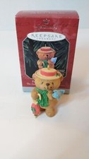 HALLMARK KEEPSAKE 1998 FOREVER FRIENDS BEAR Christmas Tree Ornament w/Orig. Box