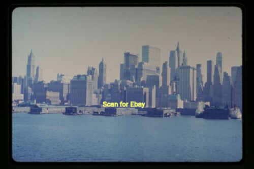 Lehigh Valley, United Fruit Co. Ship Piers in NYC in 1966, Orig. Slide aa 4-11b - Picture 1 of 1