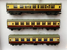 Hornby - 3 Coaches 4060, 4061 and 4050 - unboxed