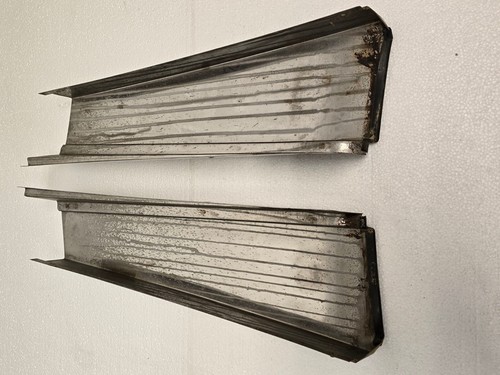 1970s Triumph Stag Outer B Post Trims Set Pair - Picture 7 of 9