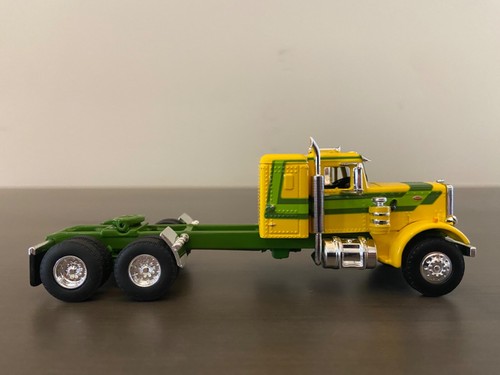 1/64 DCP/First Gear Peterbilt 351 36” Flat Top Sleeper- Yellow w/ Green stripes - Picture 5 of 8