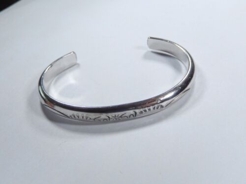 VINTAGE Signed Navajo Stamp Sterling Silver BISON design Cuff Bracelet 20.6 gram - Picture 2 of 8